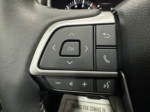 Used 2025 Toyota Highlander XLE image 20
