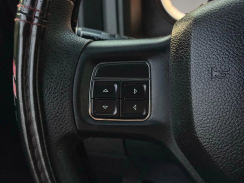 Used 2017 RAM 1500 Express image 32