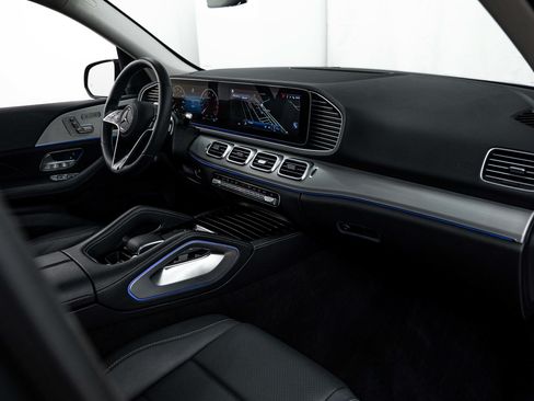 Used 2025 Mercedes-Benz GLE 450 4MATIC image 11