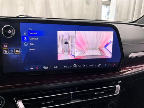 Used 2024 Chevrolet Traverse Z71 w/ Enhanced Driving Package image 20