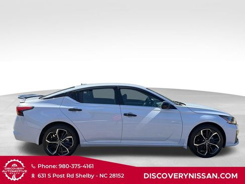 Certified 2023 Nissan Altima 2.5 SR AWD/4WD image 6