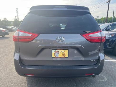 Used 2015 Toyota Sienna XLE FWD image 5