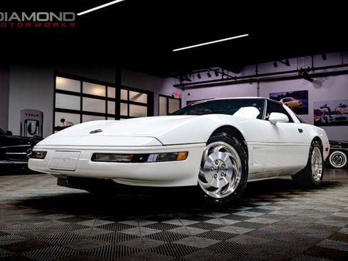 Used 1995 Chevrolet Corvette Coupe image 10