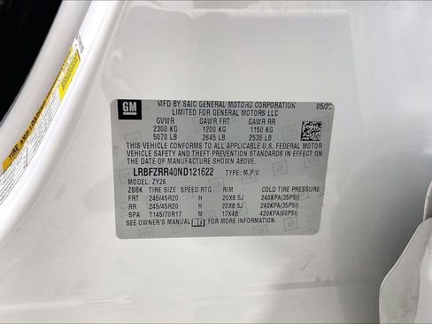 Used 2022 Buick Envision Avenir w/ Technology Package II FWD image 40