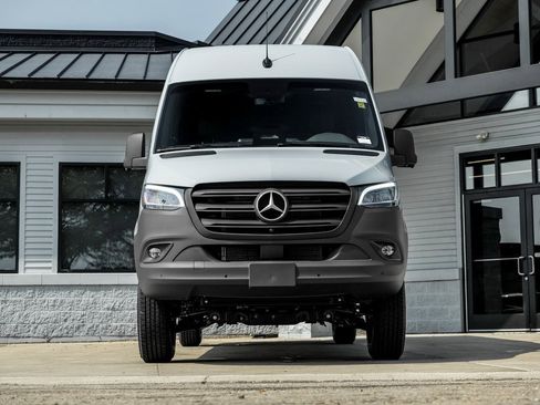 New 2025 Mercedes-Benz Sprinter 2500 image 5