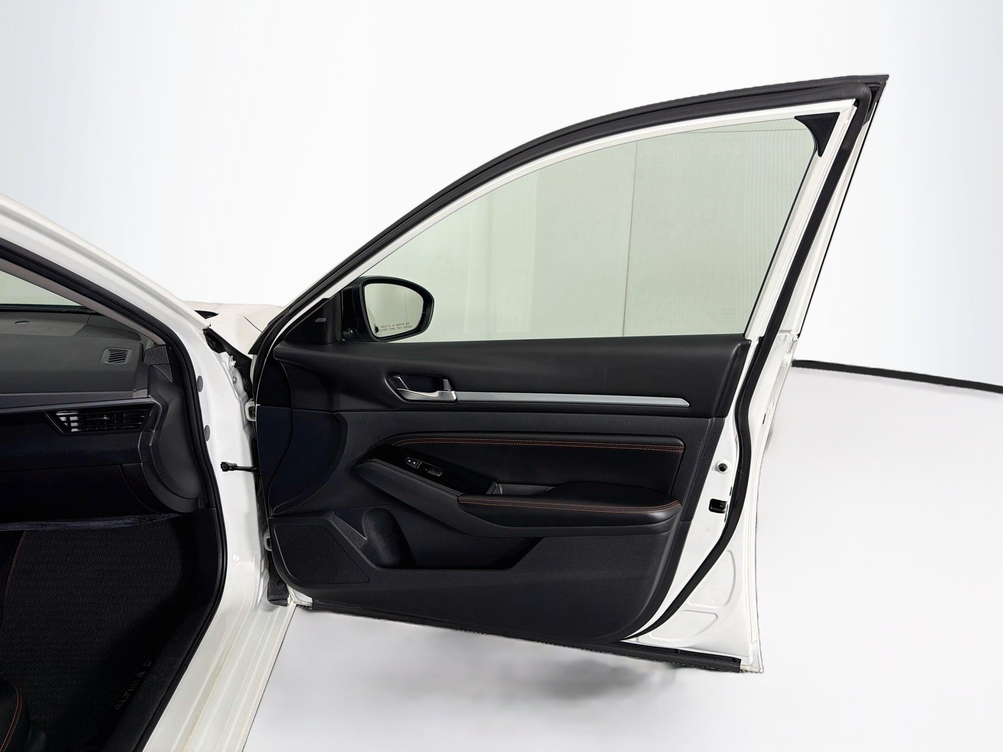 Used 2023 Nissan Altima 2.5 SR FWD image 29