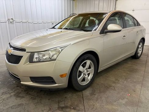 Used 2013 Chevrolet Cruze LT FWD image 3