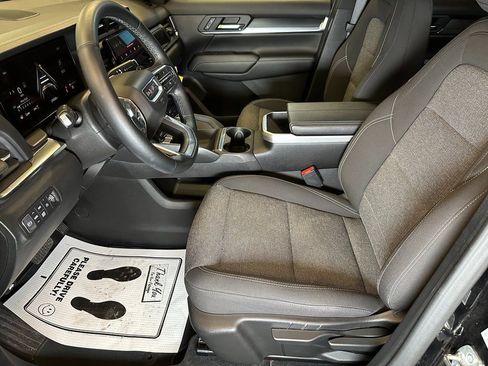 Used 2025 GMC Terrain Elevation AWD/4WD image 17