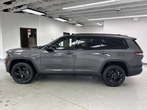 Used 2023 Jeep Grand Cherokee L Laredo AWD/4WD image 7