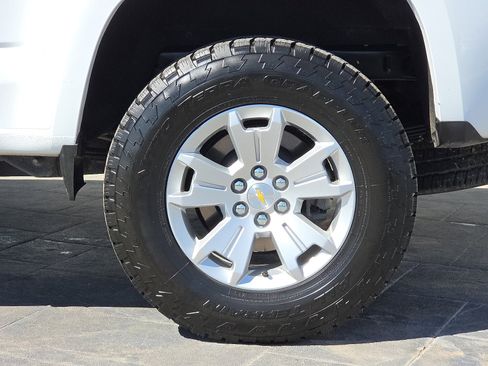 Used 2022 Chevrolet Colorado LT w/ Fleet Safety Package image 5