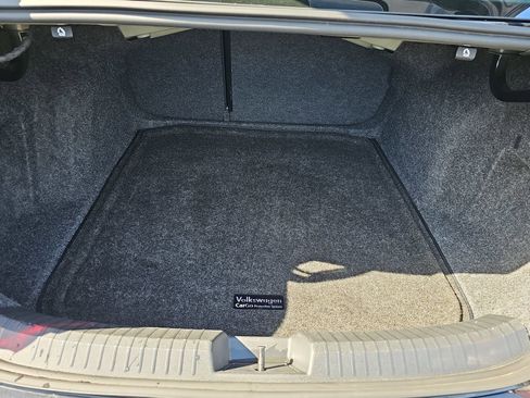 Used 2022 Volkswagen Jetta SE w/ Panoramic Sunroof Package image 12