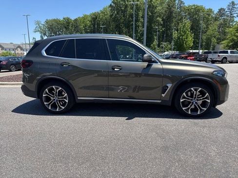 Used 2024 BMW X5 xDrive50e w/ Premium Package AWD/4WD image 4