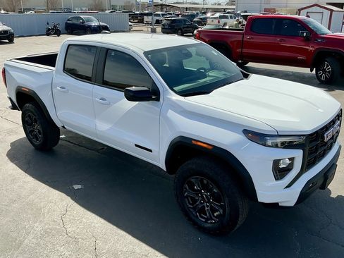 Used 2025 GMC Canyon Elevation w/ Convenience Package image 4