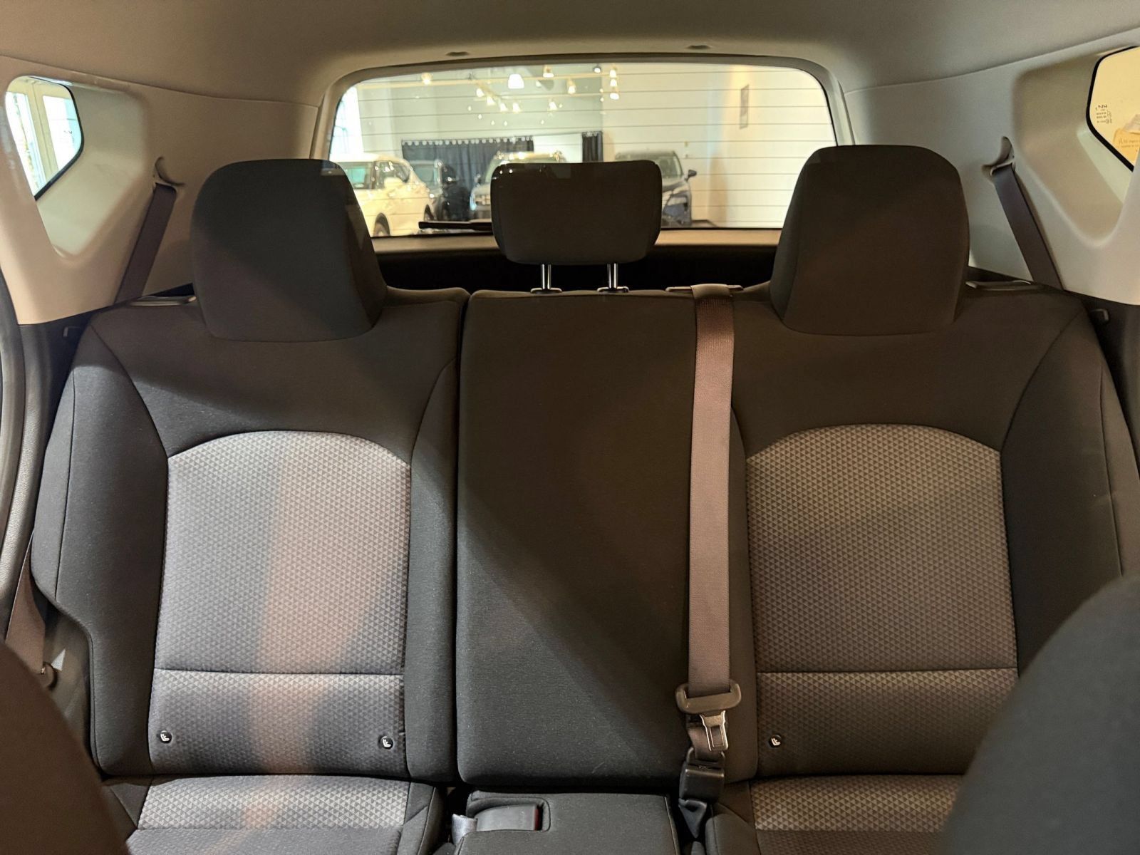 Used 2025 Kia Soul LX w/ LX Technology Package FWD image 36