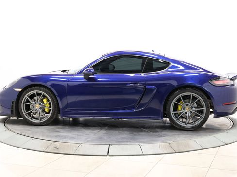 Used 2021 Porsche 718 Cayman RWD image 9