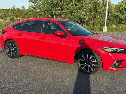 Used 2023 Honda Civic EX-L image 2