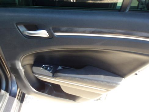 Used 2019 Chrysler 300 Touring w/ Sport Appearance Package RWD image 7