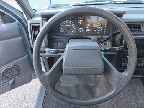 Used 1993 Nissan Pickup 2WD Regular Cab image 23