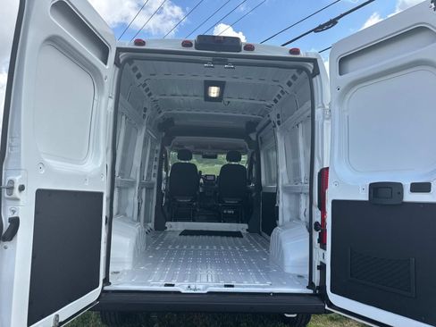 New 2026 RAM ProMaster 1500 w/ Convenience Group FWD image 18