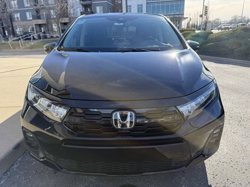 Used 2026 Honda Odyssey Touring image 3