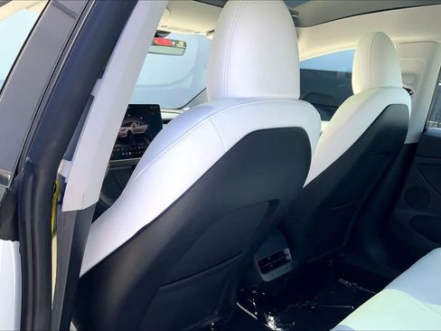 Used 2023 Tesla Model 3 Standard Range RWD image 12