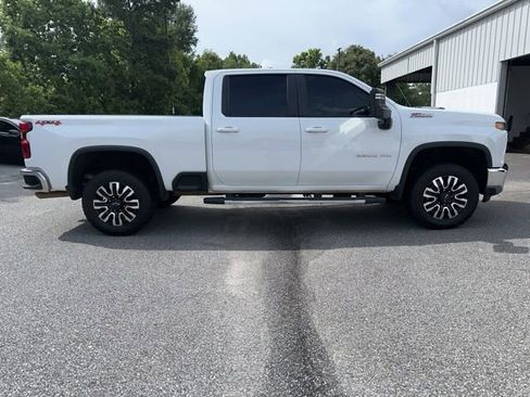 Used 2022 Chevrolet Silverado 2500 LT w/ Convenience Package AWD/4WD image 6