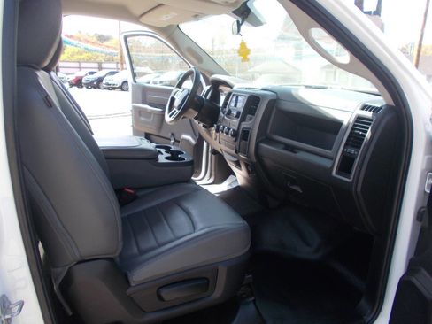 Used 2017 RAM 1500 Tradesman RWD image 7