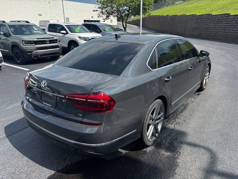 Used 2017 Volkswagen Passat 1.8T R-Line FWD image 7