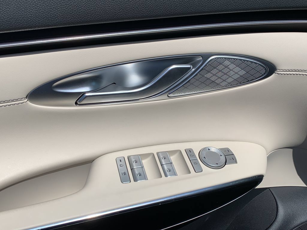 Certified 2026 Genesis GV70 2.5T AWD/4WD image 12