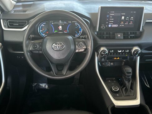 Used 2025 Toyota RAV4 XLE AWD/4WD image 13