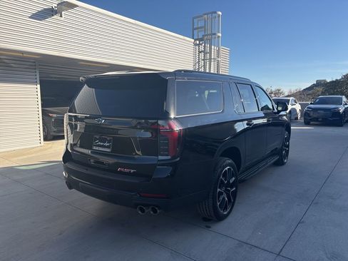 Used 2025 Chevrolet Suburban RST w/ Sun And Tow Package image 6