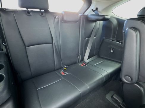 Used 2023 Toyota Highlander XLE AWD/4WD image 19