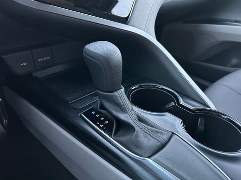 Used 2020 Toyota Camry LE image 27