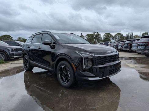 New 2026 Kia Sportage EX image 2