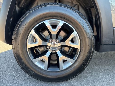 Used 2015 Jeep Cherokee Trailhawk w/ Comfort/Convenience Group image 13