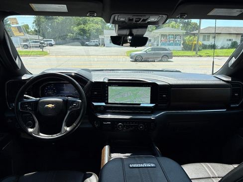 Used 2025 Chevrolet Silverado 2500 High Country w/ High Country Premium Package AWD/4WD image 6