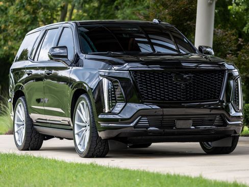 Used 2026 Cadillac Escalade Sport w/ Touring Package AWD/4WD image 12