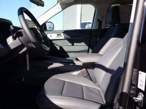 New 2026 Ford Explorer Active w/ Active Comfort Package image 25