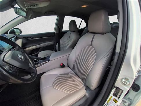 Used 2023 Toyota Camry SE FWD image 14