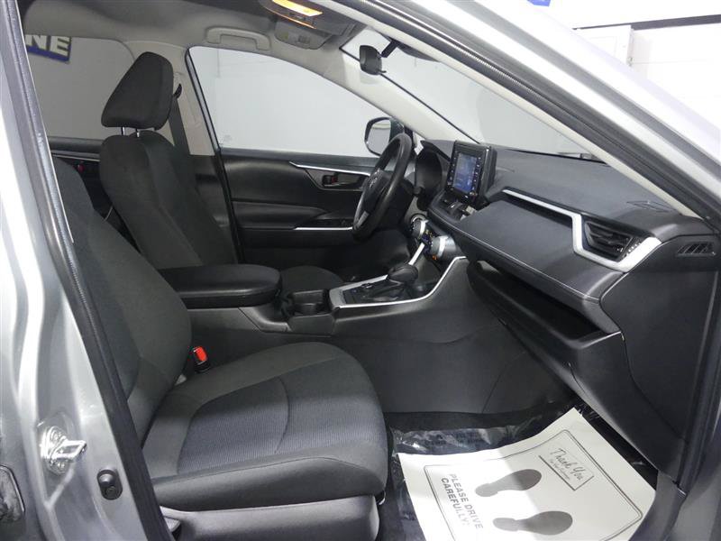 Used 2021 Toyota RAV4 LE AWD/4WD image 22