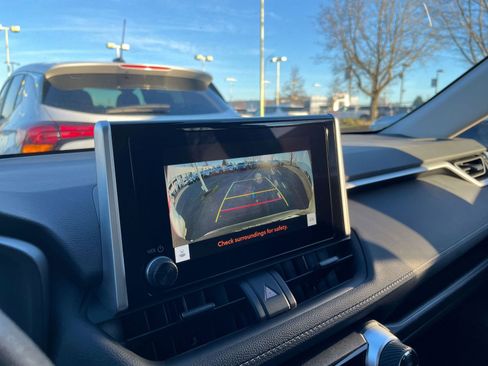 Used 2025 Toyota RAV4 LE image 17