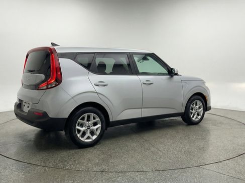 Used 2025 Kia Soul LX w/ LX Technology Package image 9