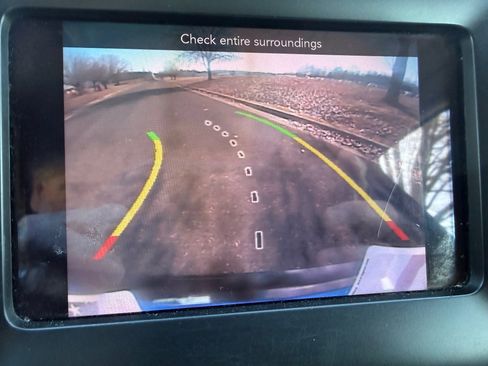 Used 2021 Jeep Cherokee Latitude Plus image 13