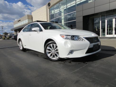 Used 2013 Lexus ES 300h w/ Luxury Pkg FWD image 13