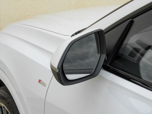 Used 2019 Audi Q8 Prestige AWD/4WD image 44