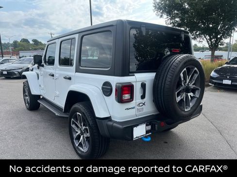 Used 2024 Jeep Wrangler Unlimited w/ Convenience Group AWD/4WD image 3