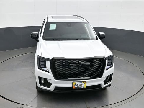 Used 2022 GMC Yukon Denali w/ Denali Premium Package image 15