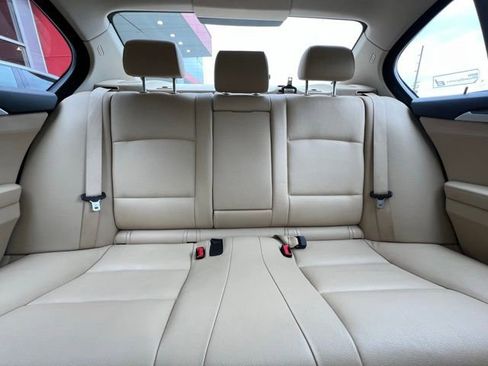 Used 2012 BMW 528i xDrive Sedan image 24