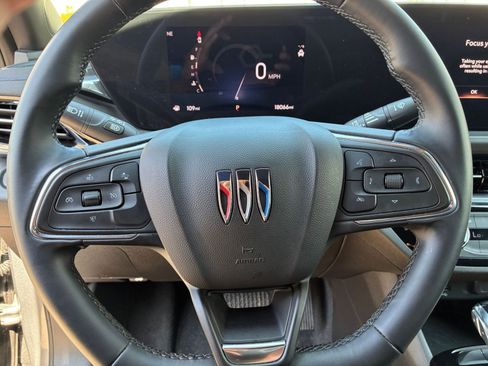 Used 2025 Buick Envista Sport Touring image 27