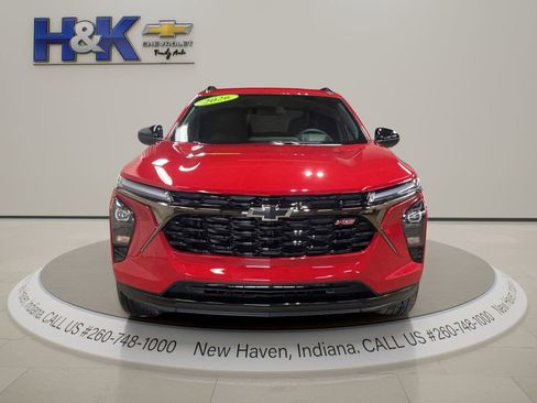 New 2026 Chevrolet Trax RS image 2
